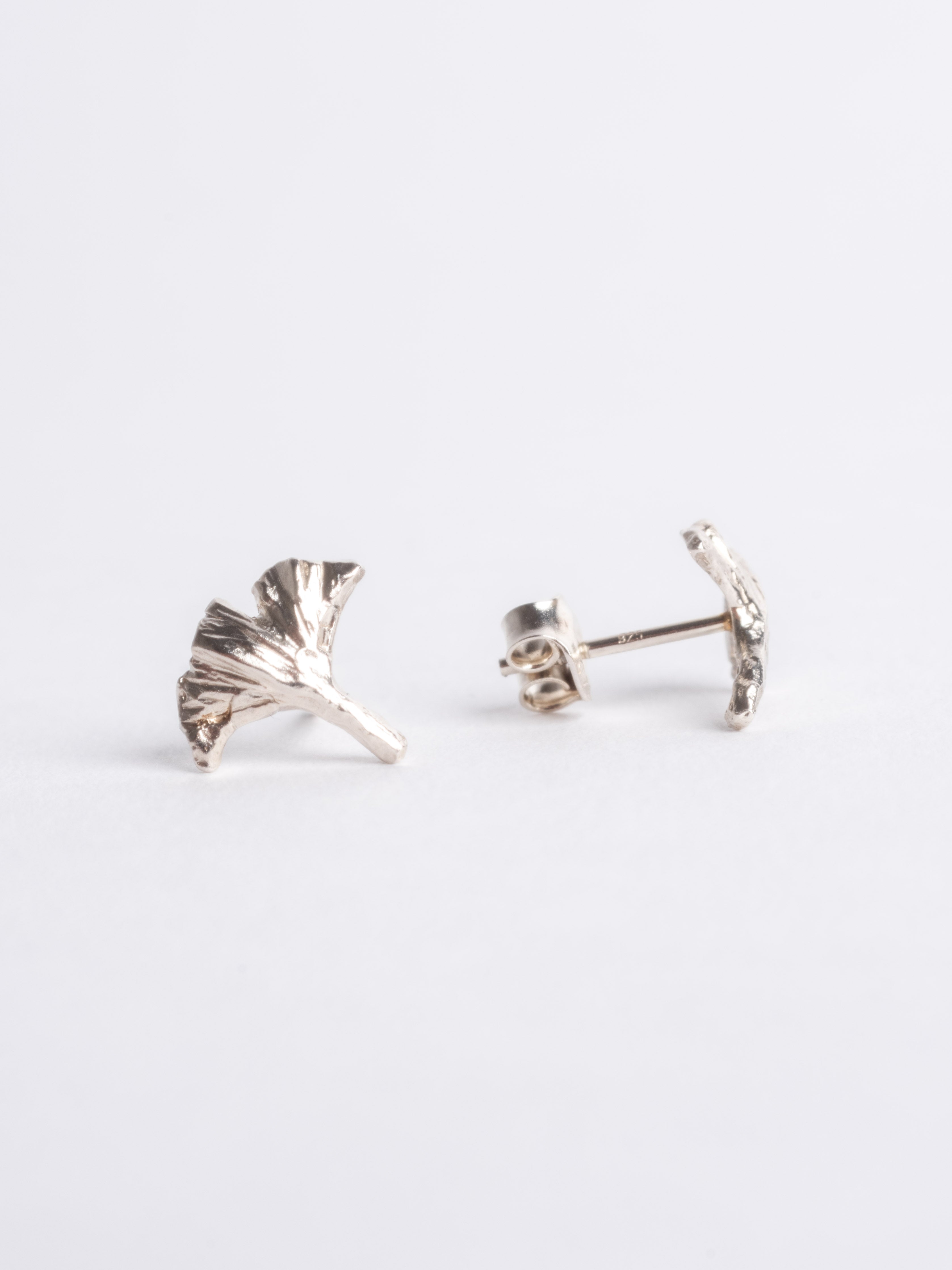 Gi Leaf earrings