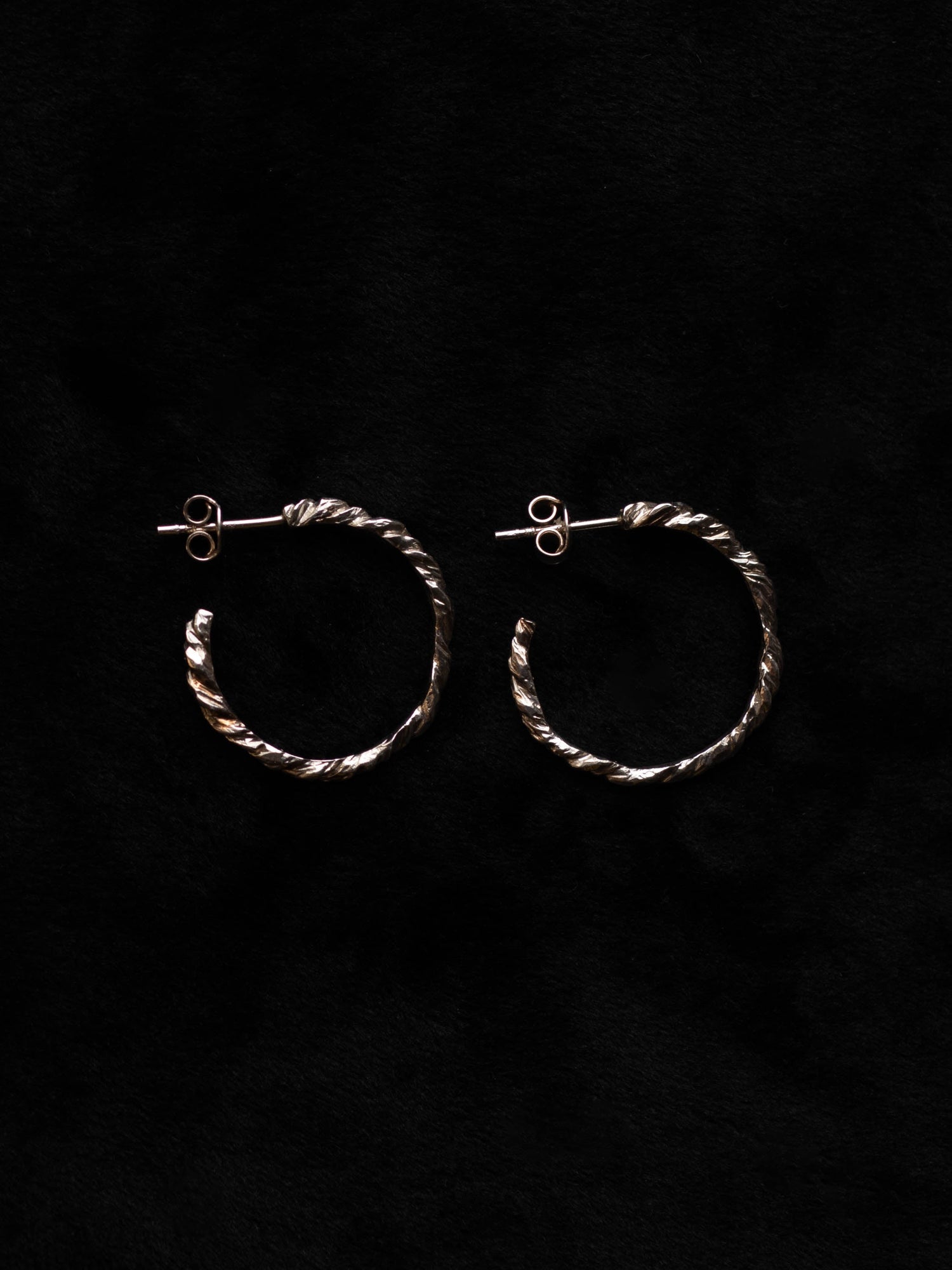 Gi kulaté náušnice