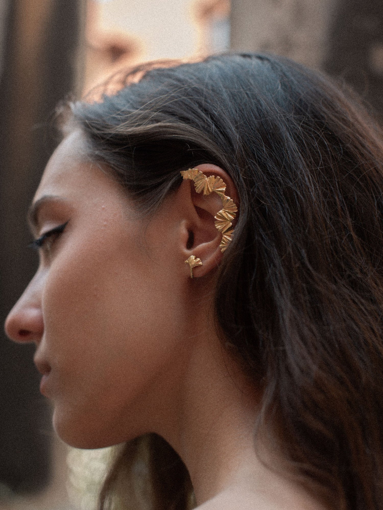 Gi ear cuff