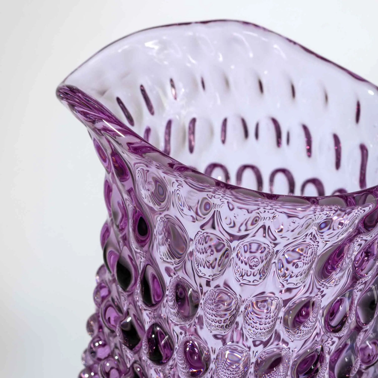 Hobnail vysoký džbán