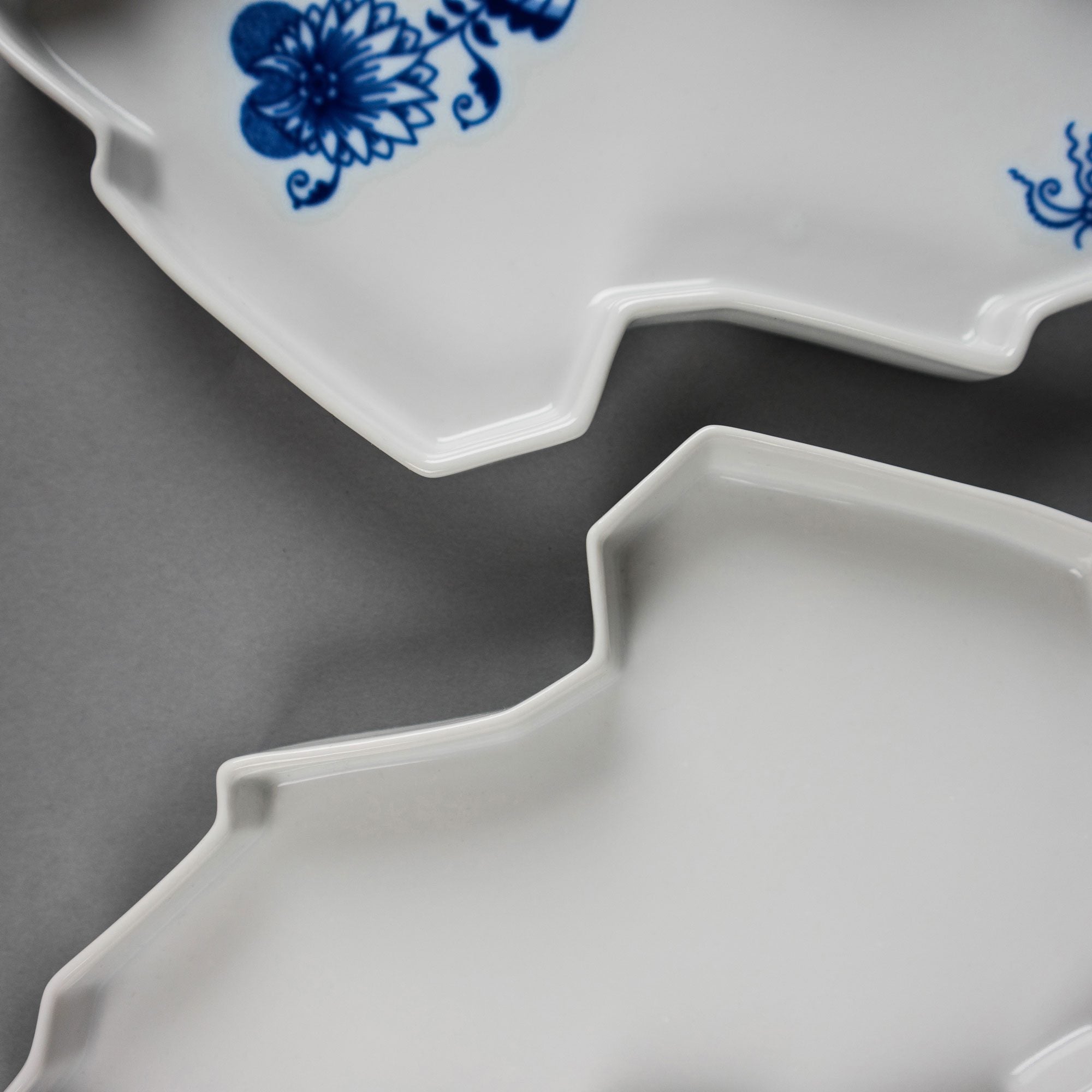 Republic tray