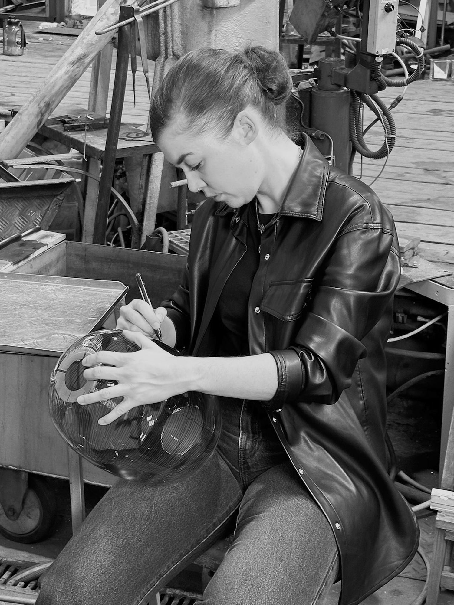 Sacred Bond váza 20 cm