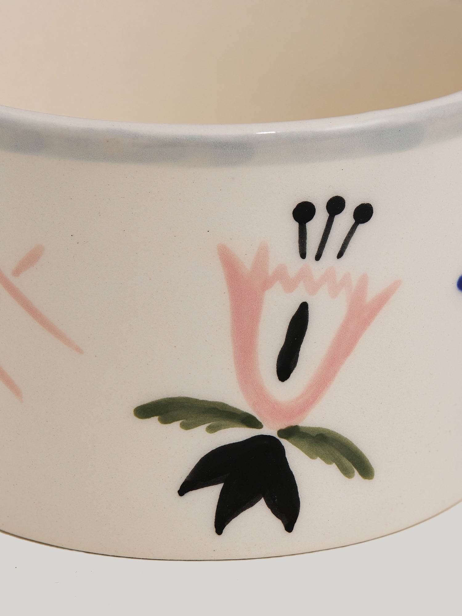 Naive cup with saucer