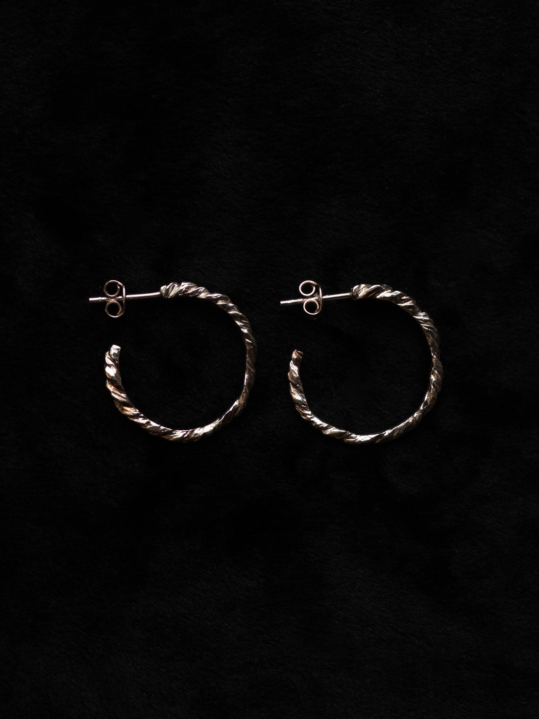 Gi round earrings